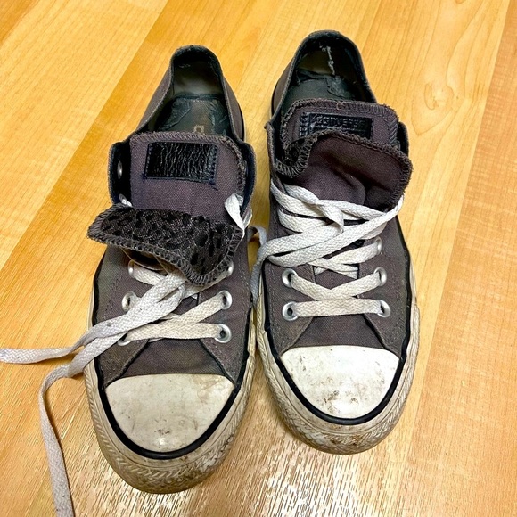 Converse Shoes - Women’s Brown Converse Size 6